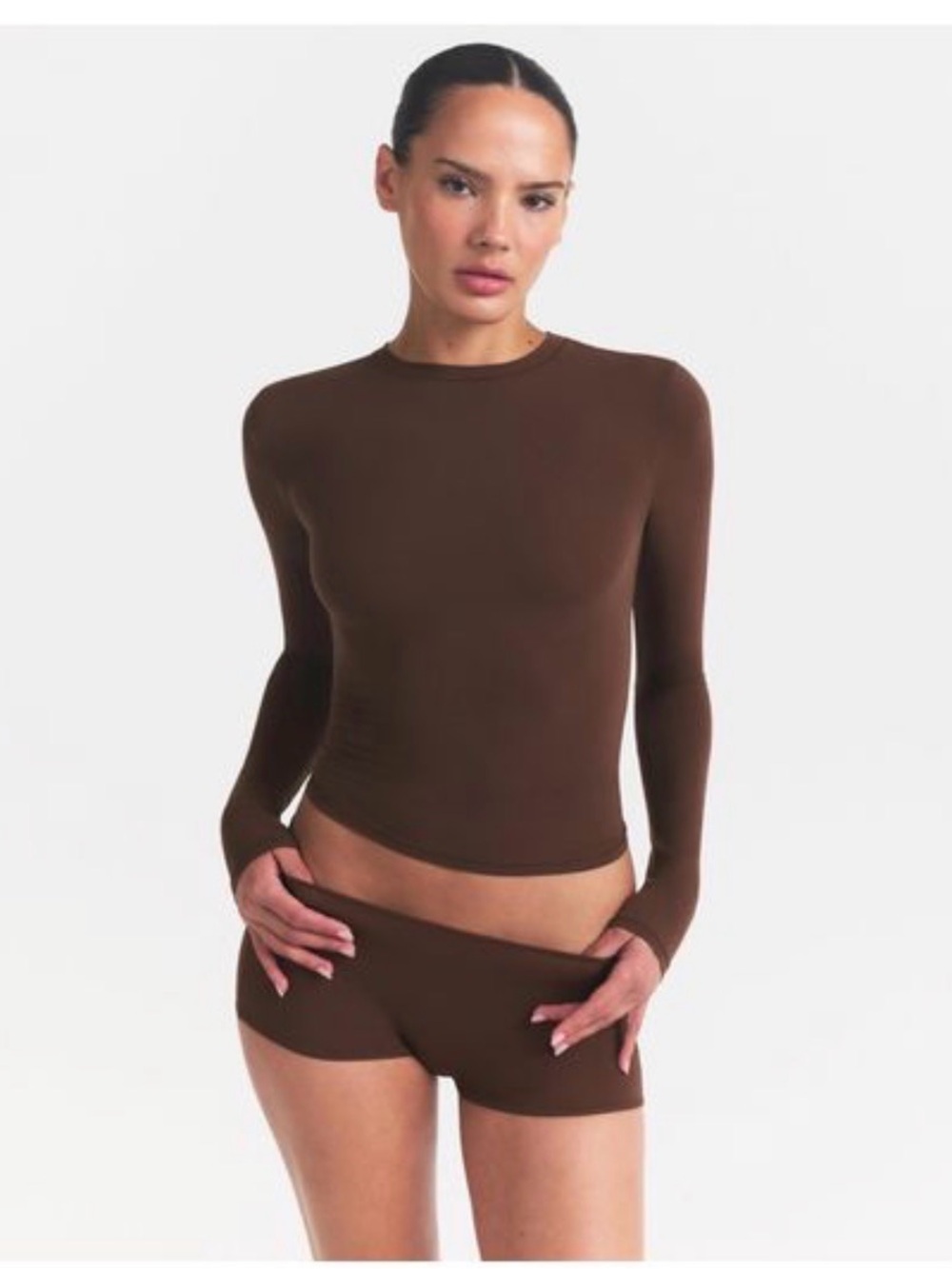 NWT Skims Fits everybody long sleeve t-shirt Color Cocoa size medium